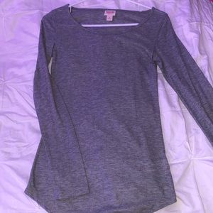 gray long sleeve